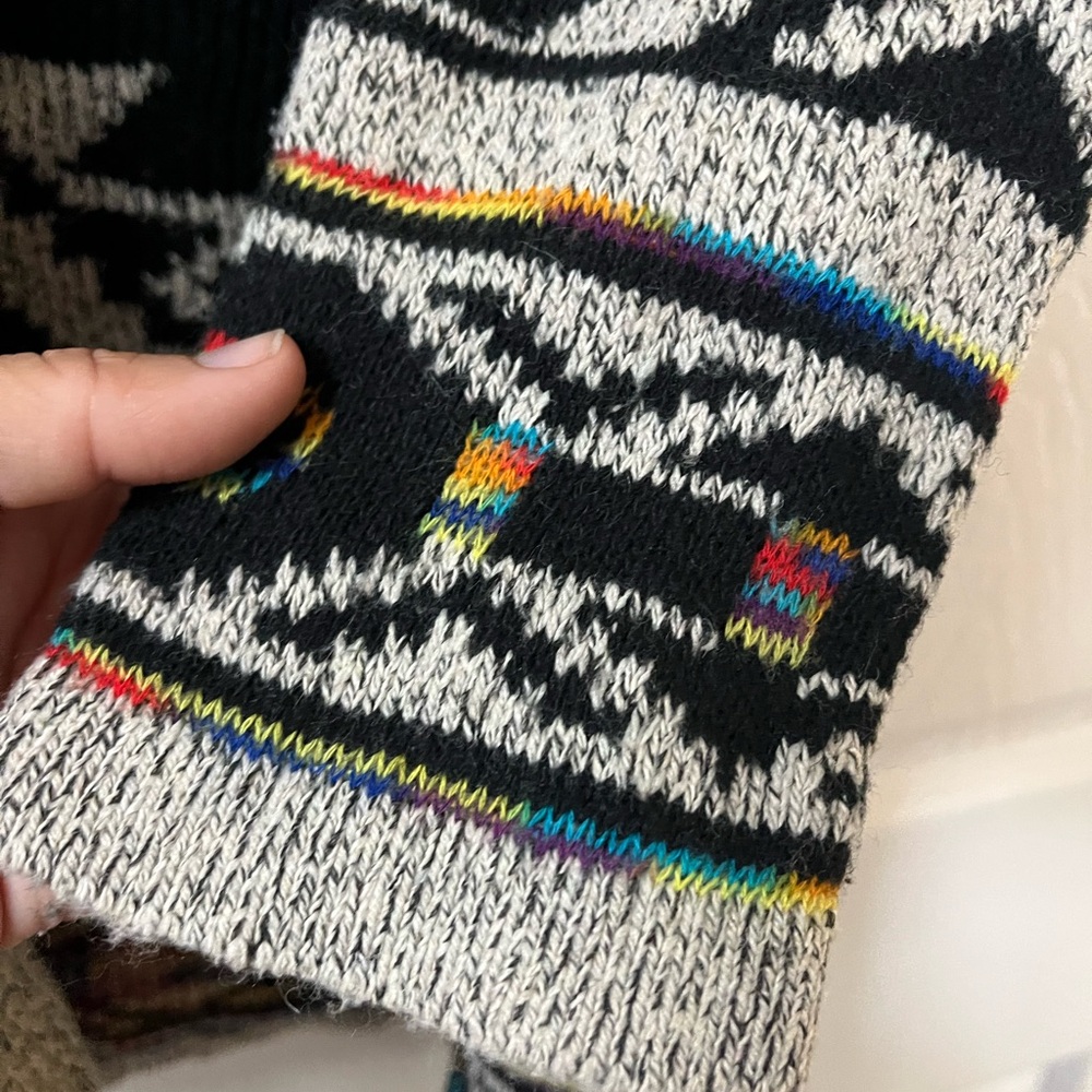 Multicolor Patterned Women's Sweater - Picture 5 of 5